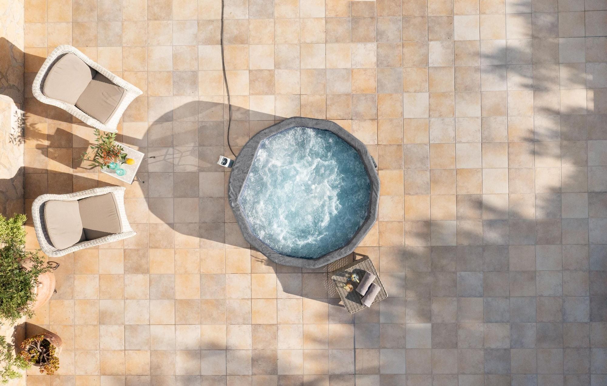 Opblaasbare bubbelbaden Lay-Z Spa Lay-Z-Spa Carrara Energy-Efficient Smart AirJet Spa met App Bediening 4-6 Personen Bestway 1