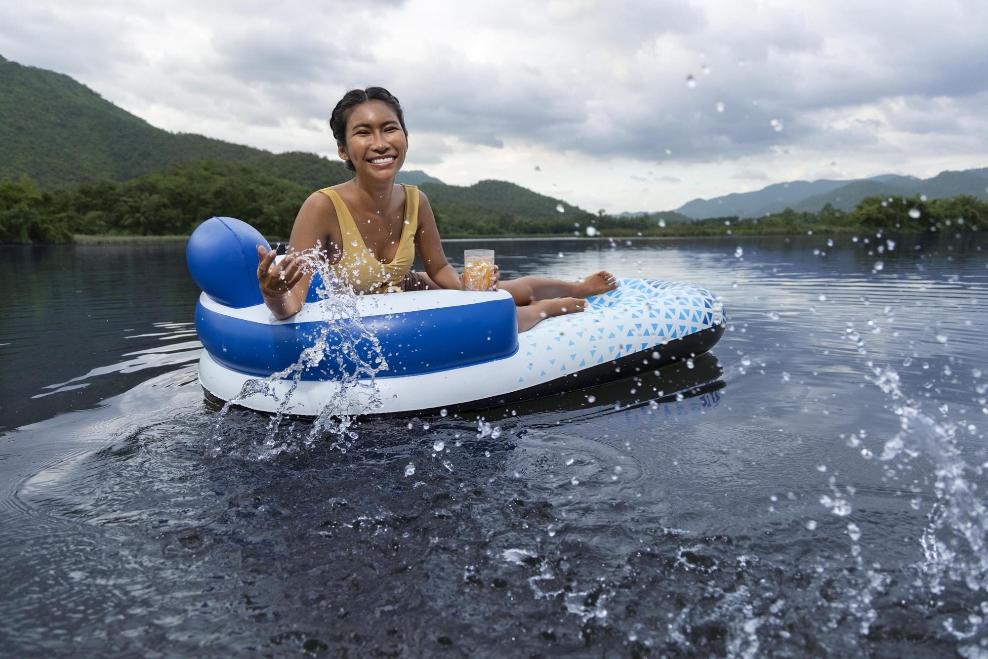 Opblaasbare strandartikelen Hydro Force Indigo Wave Zwembad en Rivier Luchtmatras Lounger 1,83 m Bestway 1
